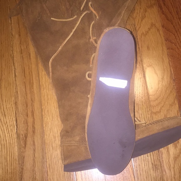 Fringed Knee length lace up boots by Minnetonka - Picture 3 of 3